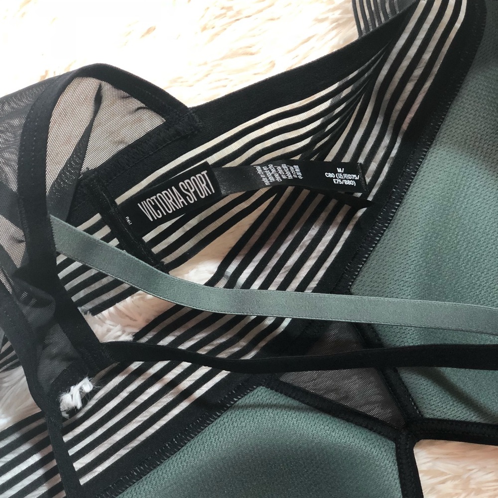 SOLD NWOT Victoria Sport Bra - Picture 6 of 6